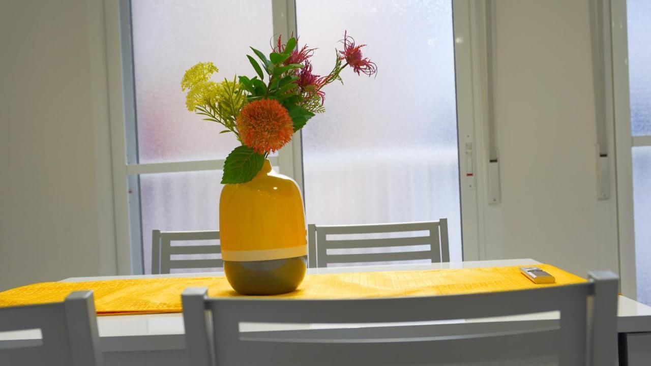 Stylish & Spacious Family Apartment Near Beach & Vibrant Historic Market Alicante Ngoại thất bức ảnh