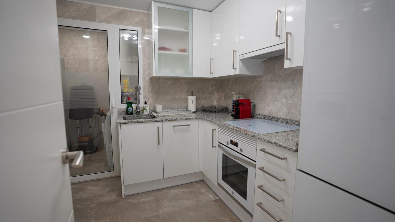Stylish & Spacious Family Apartment Near Beach & Vibrant Historic Market Alicante Ngoại thất bức ảnh
