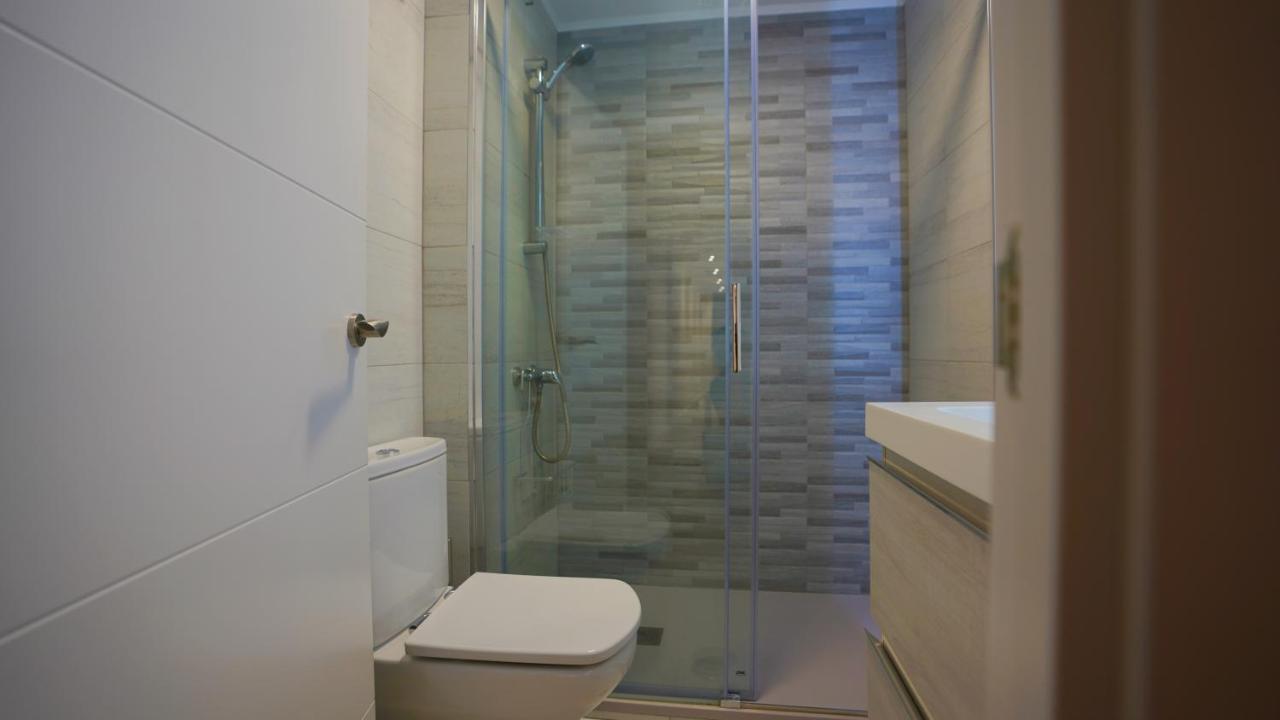 Stylish & Spacious Family Apartment Near Beach & Vibrant Historic Market Alicante Ngoại thất bức ảnh