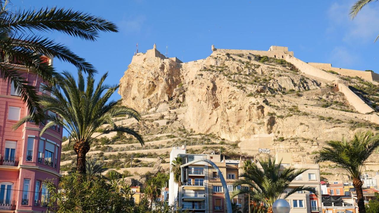 Stylish & Spacious Family Apartment Near Beach & Vibrant Historic Market Alicante Ngoại thất bức ảnh