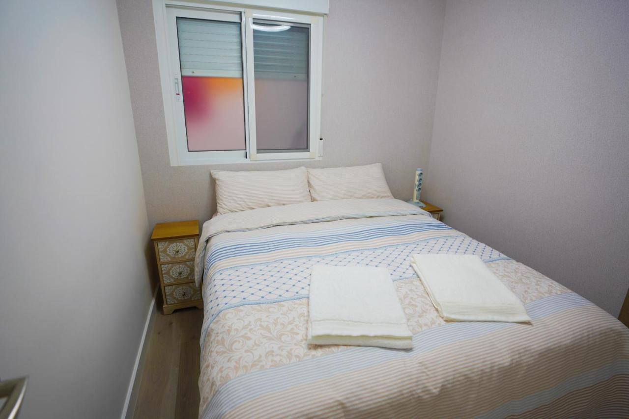 Stylish & Spacious Family Apartment Near Beach & Vibrant Historic Market Alicante Ngoại thất bức ảnh