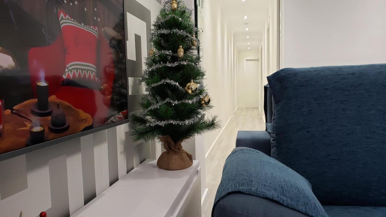 Stylish & Spacious Family Apartment Near Beach & Vibrant Historic Market Alicante Ngoại thất bức ảnh